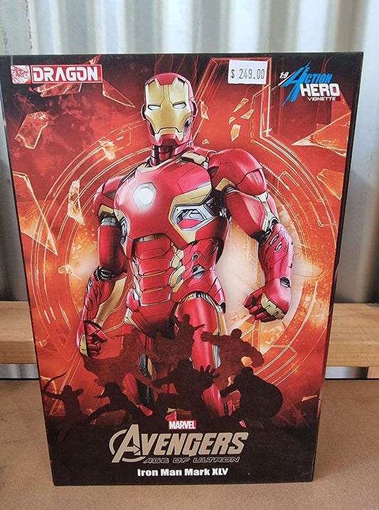 Iron Man Mark XLV (45) 1-9 Scale Action Hero Vignette Model Kit Statue